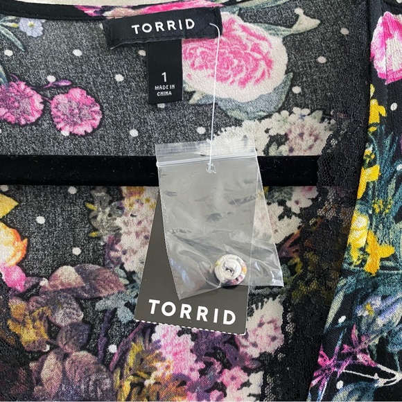 Torrid Crepe Lace Trim Kimono Duster 1X Floral Cottagecore Whimsigoth *FLAW* - Picture 4 of 13